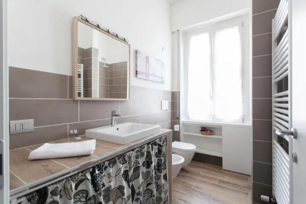Piazzale Susa Bright Flat Con Veranda Milano Eksteriør bilde