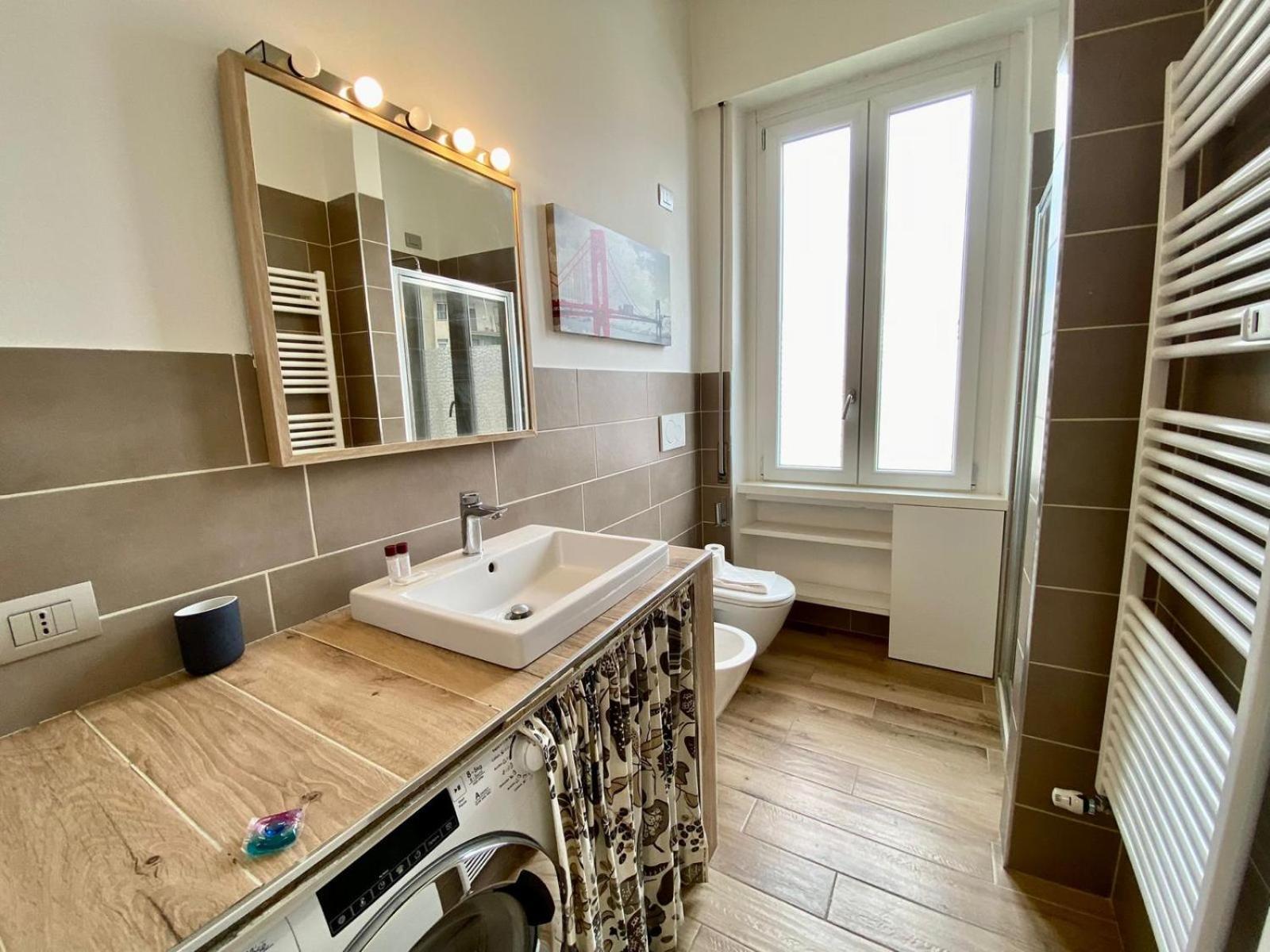 Piazzale Susa Bright Flat Con Veranda Milano Eksteriør bilde